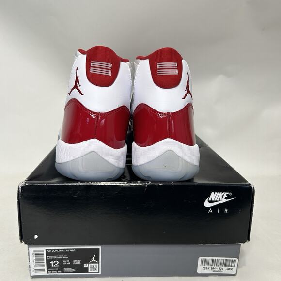 Athletic_Shoes